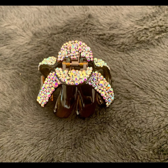 Crystal Hair Clip - Picture 2 of 4